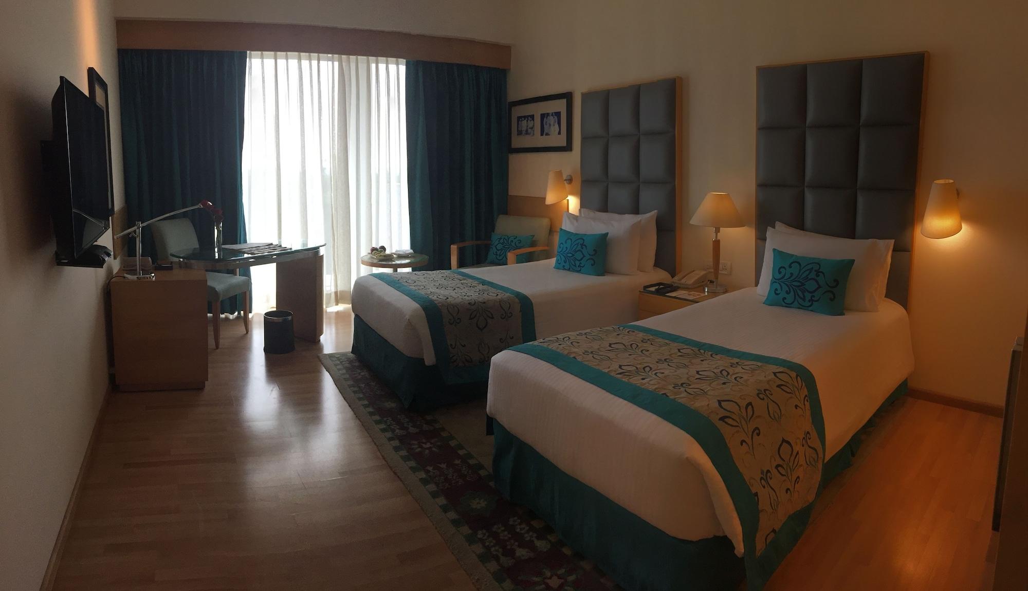 Taj Chandīgarh מראה חיצוני תמונה A room at the Taj Bengal