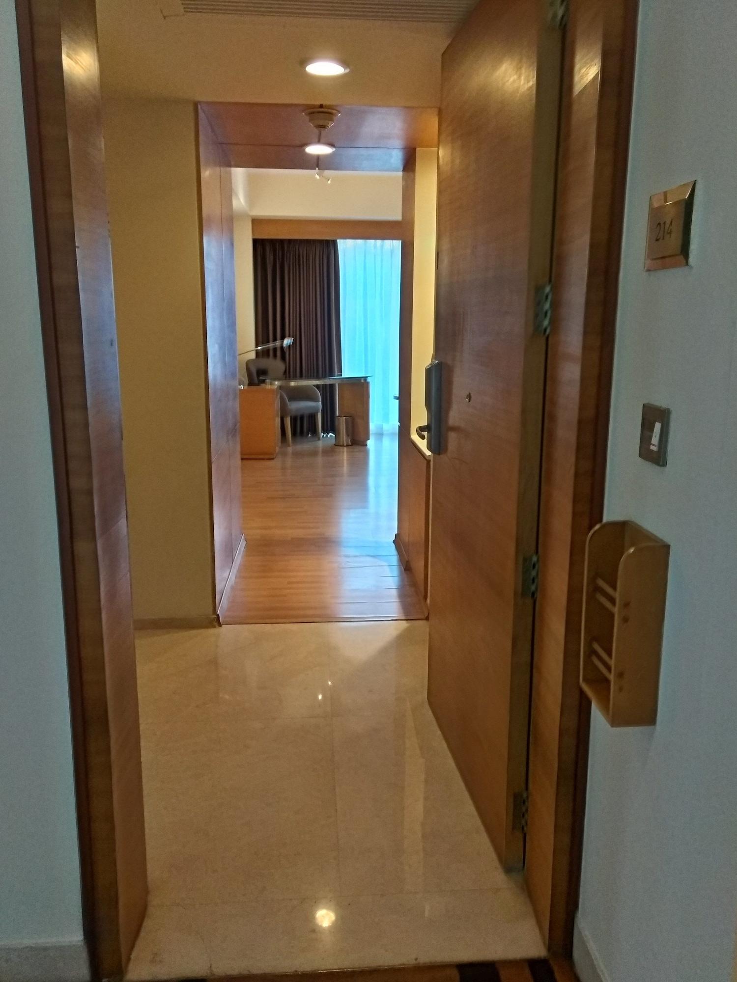 Taj Chandīgarh מראה חיצוני תמונה A room at the hotel