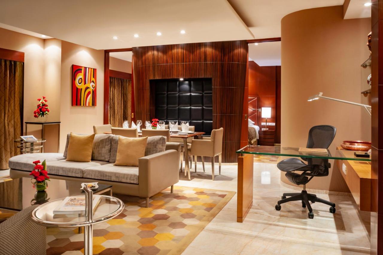 Taj Chandīgarh מראה חיצוני תמונה Suite at the Taj Mahal Palace, Mumbai