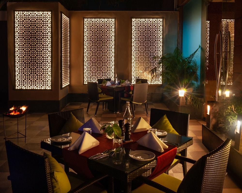 Taj Chandīgarh מראה חיצוני תמונה The restaurant