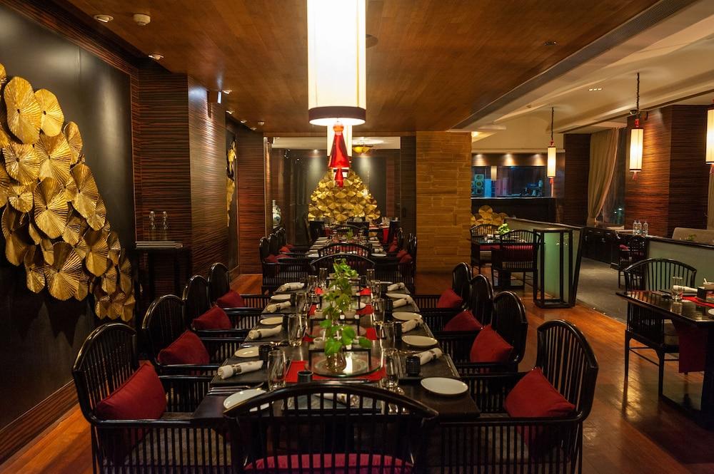 Taj Chandīgarh מראה חיצוני תמונה The interior of the restaurant
