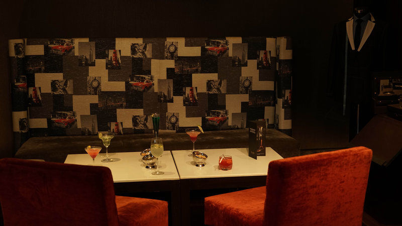 Taj Chandīgarh מראה חיצוני תמונה A bar in a hotel