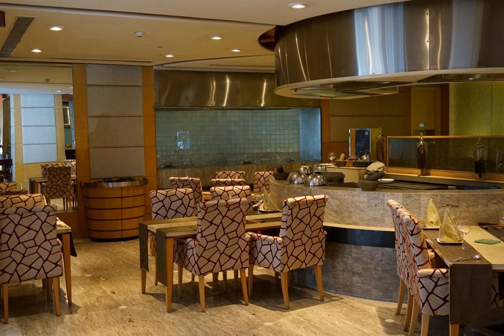 Taj Chandīgarh מראה חיצוני תמונה The restaurant
