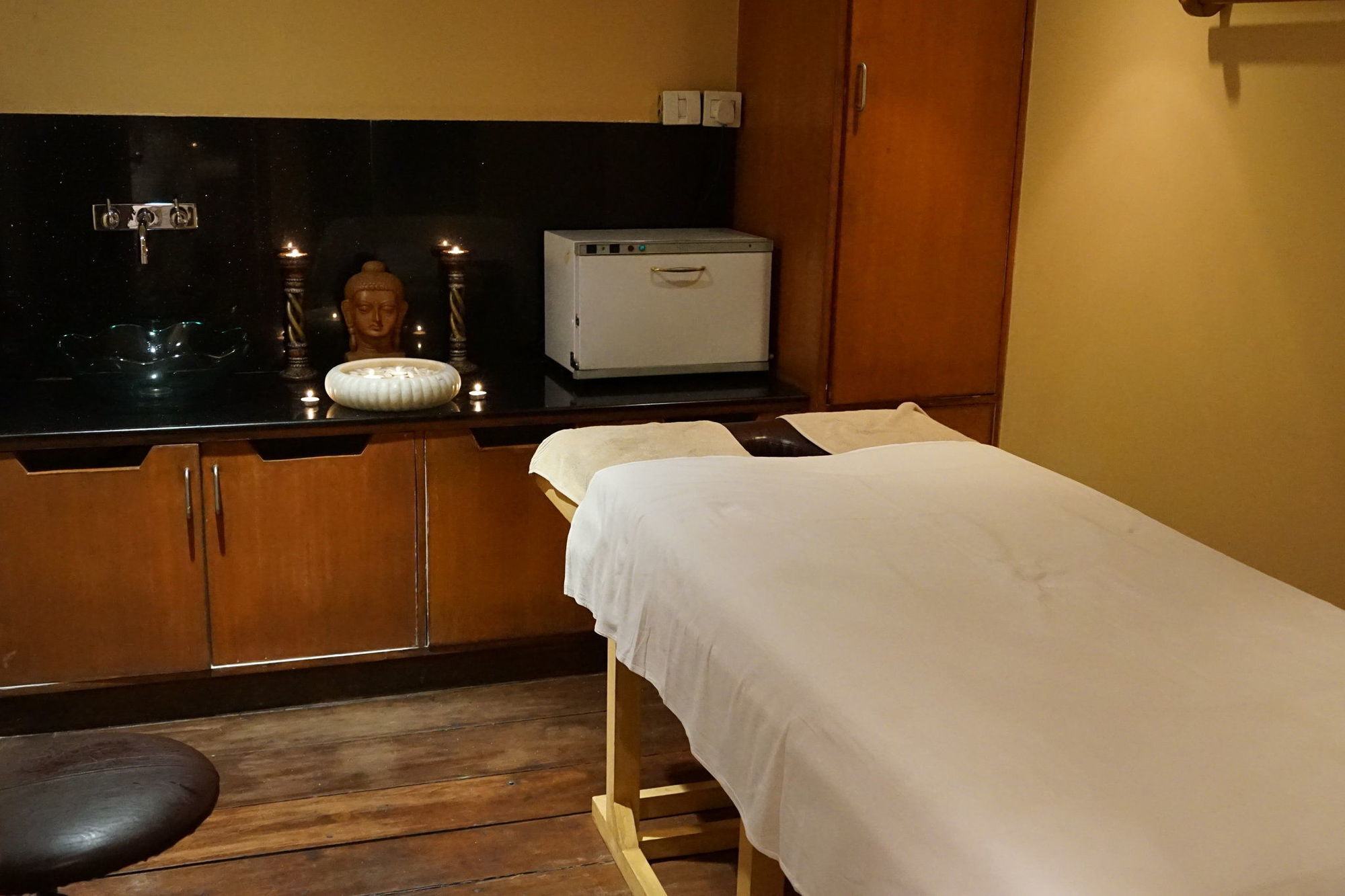 Taj Chandīgarh מראה חיצוני תמונה A massage bed