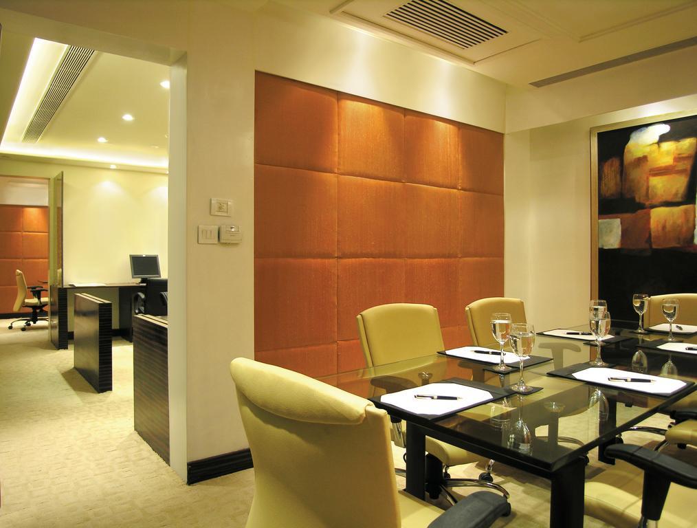 Taj Chandīgarh מראה חיצוני תמונה Meeting room at the Taj Mahal Palace, Mumbai