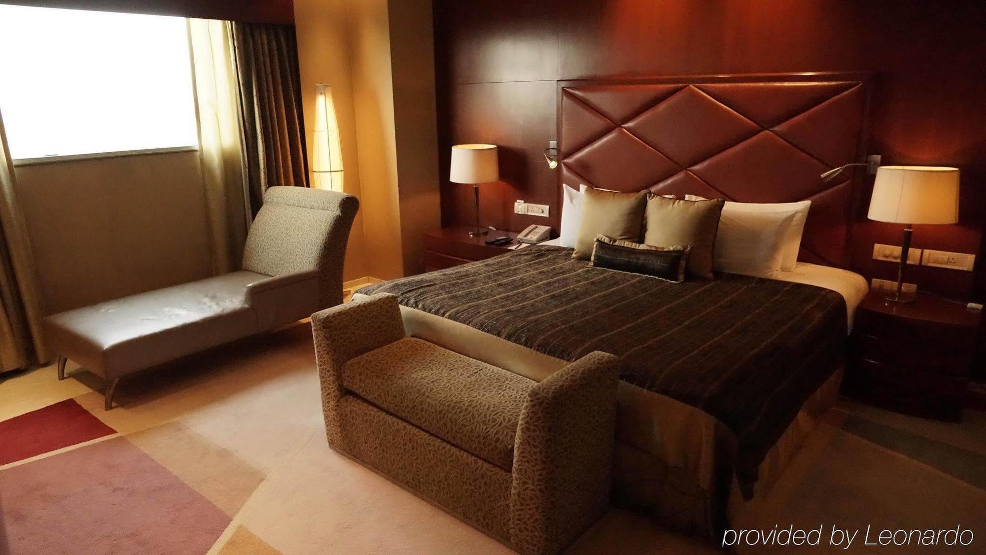 Taj Chandīgarh מראה חיצוני תמונה A bedroom in the hotel