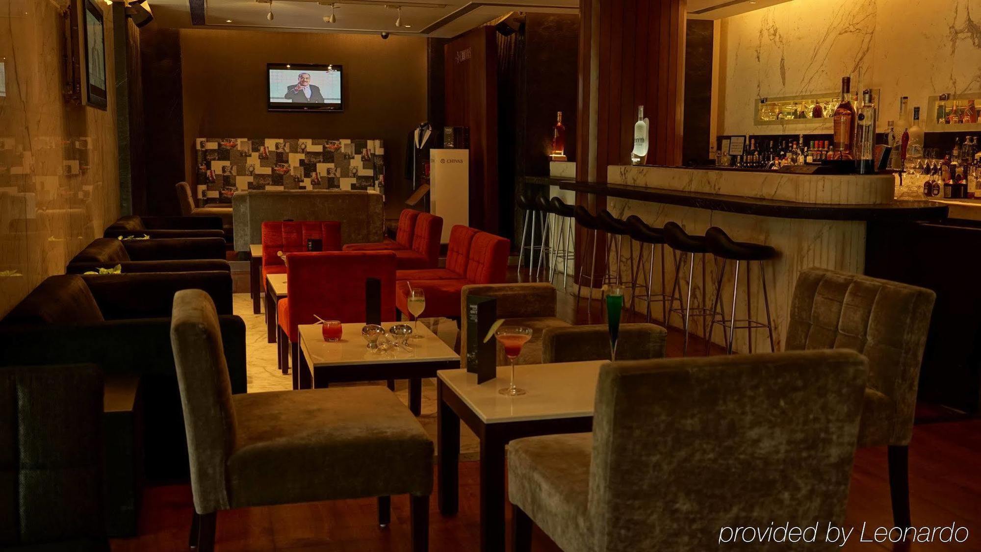 Taj Chandīgarh מראה חיצוני תמונה The interior of the lounge